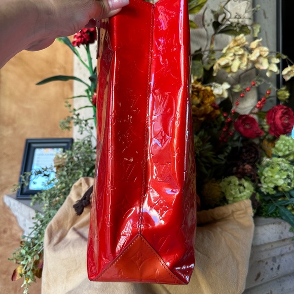 Gorgeous Louis Vuitton Vernis Patent Leather Tote - Picture 5 of 17